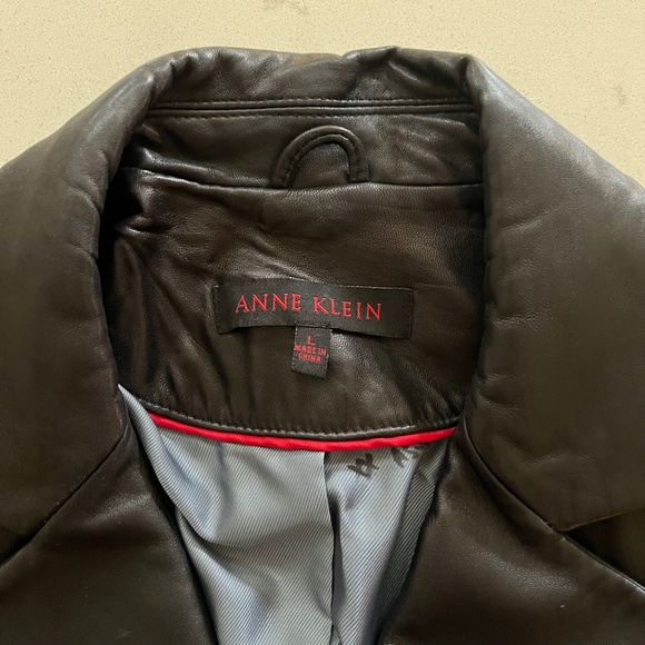 Vintage Leather Jacket - Picture 3 of 7